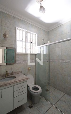 Casa para alugar com 260m², 5 quartos e 6 vagasBanheiro Social