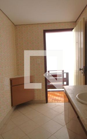 Casa à venda com 220m², 4 quartos e 2 vagasBanheiro 2