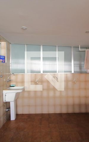 Casa à venda com 220m², 4 quartos e 2 vagasÁrea de Serviço