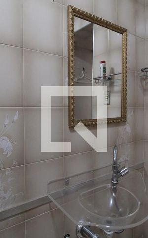 Casa à venda com 220m², 4 quartos e 2 vagasBanheiro 1