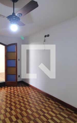Casa à venda com 220m², 4 quartos e 2 vagasQuarto 1