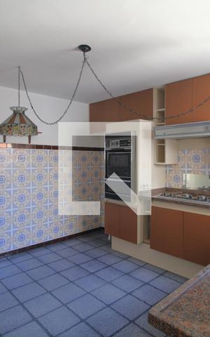 Casa à venda com 220m², 4 quartos e 2 vagasCozinha