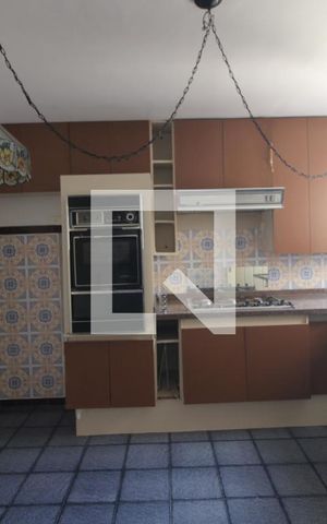 Casa à venda com 220m², 4 quartos e 2 vagasCozinha
