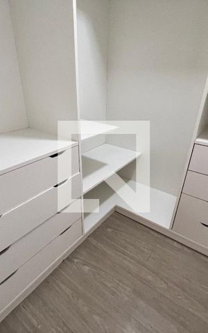 Apartamento à venda com 143m², 3 quartos e 2 vagas Apartamento à venda com 143m², 3 quartos e 2 vagasCloset Suite