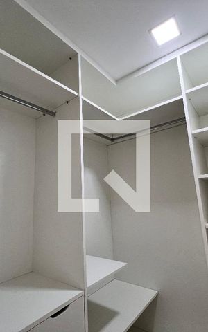 Apartamento à venda com 143m², 3 quartos e 2 vagas Apartamento à venda com 143m², 3 quartos e 2 vagasCloset Suite