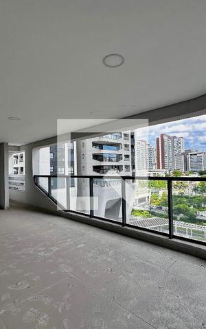 Apartamento à venda com 162m², 3 quartos e 3 vagas Apartamento à venda com 162m², 3 quartos e 3 vagasVaranda
