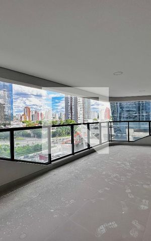 Apartamento à venda com 162m², 3 quartos e 3 vagas Apartamento à venda com 162m², 3 quartos e 3 vagasVaranda