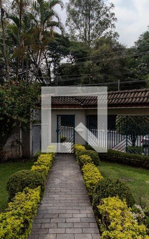Casa à venda com 400m², 3 quartos e 6 vagas Casa à venda com 400m², 3 quartos e 6 vagasJardim