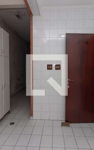 Casa à venda com 400m², 3 quartos e 6 vagas Casa à venda com 400m², 3 quartos e 6 vagasÁrea de Serviço