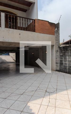 Casa à venda com 400m², 3 quartos e 6 vagas Casa à venda com 400m², 3 quartos e 6 vagasÁrea da Churrasqueira