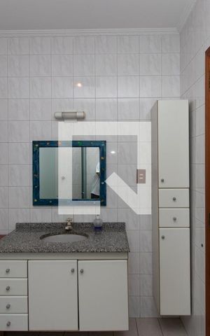 Casa à venda com 400m², 3 quartos e 6 vagas Casa à venda com 400m², 3 quartos e 6 vagasBanheiro da Piscina