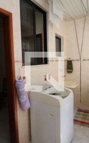 Apartamento à venda com 132m², 3 quartos e 1 vagaÁrea de Serviço