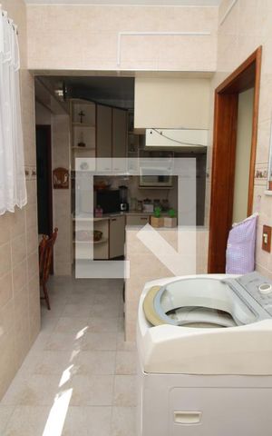 Apartamento à venda com 132m², 3 quartos e 1 vagaÁrea de Serviço