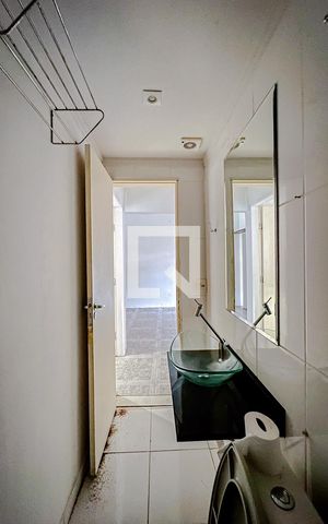 Casa para alugar com 60m², 3 quartos e 2 vagasBanheiro