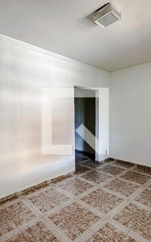 Casa para alugar com 60m², 3 quartos e 2 vagasSala