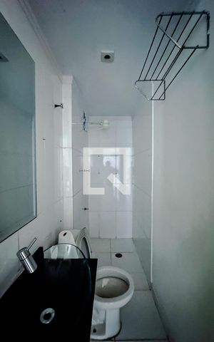 Casa para alugar com 60m², 3 quartos e 2 vagasBanheiro