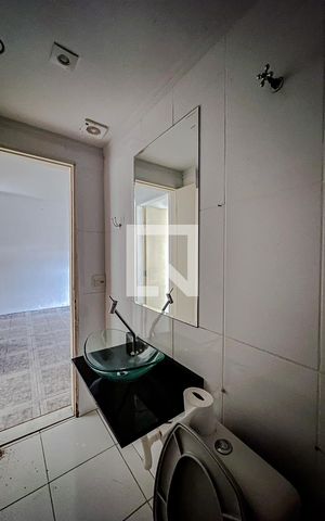 Casa para alugar com 60m², 3 quartos e 2 vagasBanheiro
