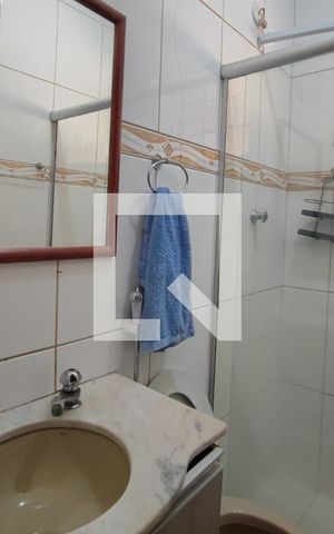 Casa à venda com 420m², 6 quartos e 7 vagas Casa à venda com 420m², 6 quartos e 7 vagasEdícula - Banheiro