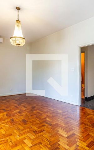 Casa para alugar com 280m², 3 quartos e 4 vagas Casa para alugar com 280m², 3 quartos e 4 vagasSala