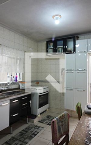 Casa à venda com 107m², 3 quartos e 2 vagasCozinha