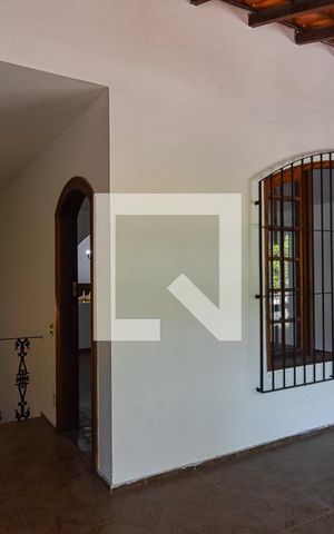Casa à venda com 260m², 3 quartos e 2 vagas Casa à venda com 260m², 3 quartos e 2 vagasvaranda