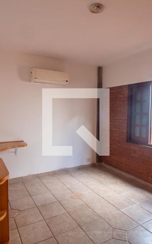 Casa à venda com 320m², 4 quartos e 3 vagas Casa à venda com 320m², 4 quartos e 3 vagasQuarto 1
