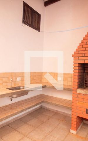 Casa à venda com 320m², 4 quartos e 3 vagas Casa à venda com 320m², 4 quartos e 3 vagasChurrasqueira