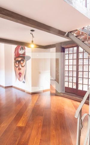Casa à venda com 320m², 4 quartos e 3 vagas Casa à venda com 320m², 4 quartos e 3 vagasSala 1