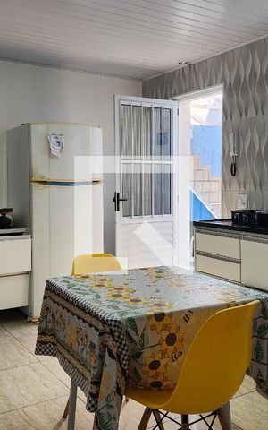 Casa à venda com 200m², 4 quartos e 3 vagas Casa à venda com 200m², 4 quartos e 3 vagasCozinha