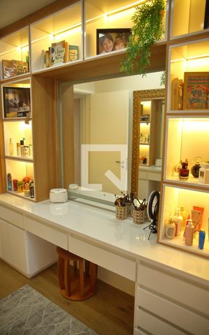 Apartamento à venda com 118m², 2 quartos e 2 vagasCloset da suíte 1