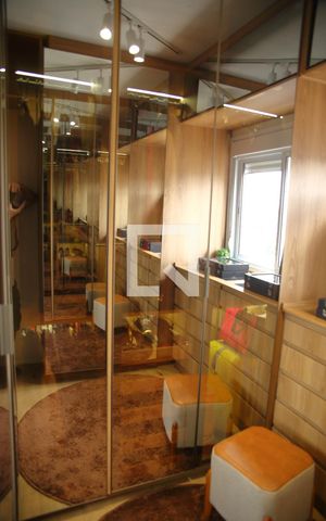 Apartamento à venda com 118m², 2 quartos e 2 vagasCloset do quarto 2
