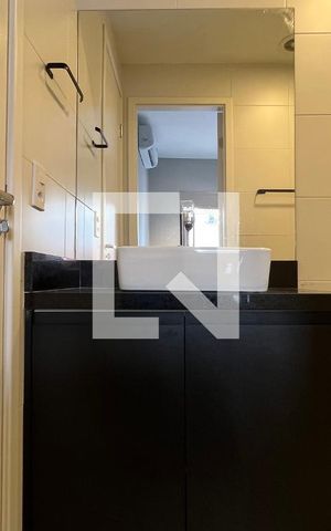 Apartamento à venda com 40m², 2 quartos e sem vaga Apartamento à venda com 40m², 2 quartos e sem vagaBanheiro