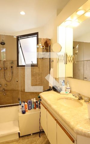 Apartamento à venda com 157m², 2 quartos e 2 vagasBanheiro da Suíte 1