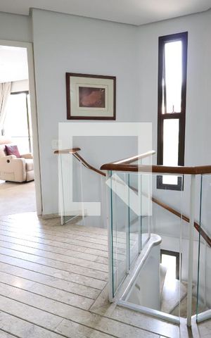 Apartamento à venda com 157m², 2 quartos e 2 vagasEscada