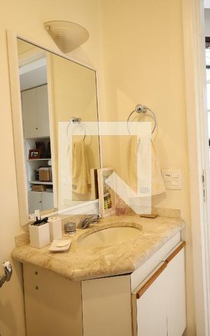Apartamento à venda com 157m², 2 quartos e 2 vagasBanheiro da Suíte 2