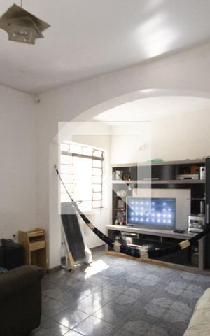 Casa à venda com 410m², 2 quartos e 3 vagas Casa à venda com 410m², 2 quartos e 3 vagasSala