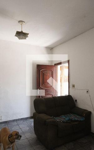 Casa à venda com 410m², 2 quartos e 3 vagas Casa à venda com 410m², 2 quartos e 3 vagasSala