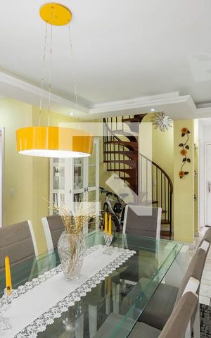 Apartamento à venda com 220m², 3 quartos e 2 vagasSala (primeiro andar)