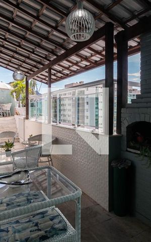 Apartamento à venda com 220m², 3 quartos e 2 vagasVaranda