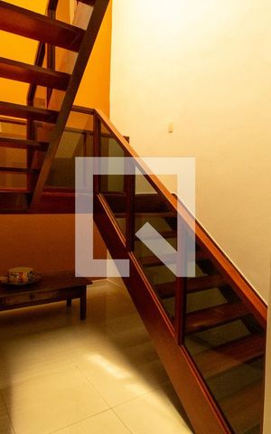 Apartamento para alugar com 784m², 5 quartos e 4 vagasEscada da sala para o 2 andar