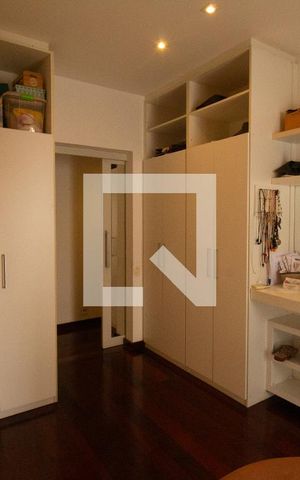 Apartamento para alugar com 784m², 5 quartos e 4 vagasCloset 2 da Suíte master