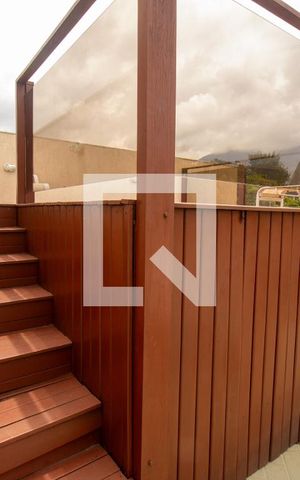 Apartamento para alugar com 784m², 5 quartos e 4 vagasÁrea externa - Escada da piscina