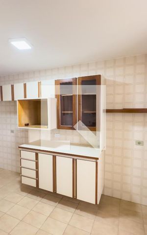 Apartamento à venda com 136m², 3 quartos e 2 vagas Apartamento à venda com 136m², 3 quartos e 2 vagasCozinha