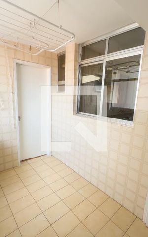 Apartamento à venda com 136m², 3 quartos e 2 vagas Apartamento à venda com 136m², 3 quartos e 2 vagasÁrea de Serviço