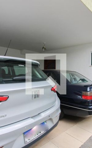 Casa à venda com 360m², 3 quartos e 2 vagas Casa à venda com 360m², 3 quartos e 2 vagasGaragem
