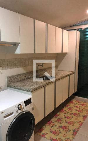 Casa de condomínio à venda com 415m², 4 quartos e 2 vagasÁrea de Serviço