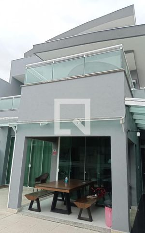 Casa de condomínio à venda com 415m², 4 quartos e 2 vagasFachada
