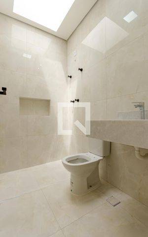 Casa para alugar com 136m², 3 quartos e 2 vagas Casa para alugar com 136m², 3 quartos e 2 vagasSuíte 1 - banheiro