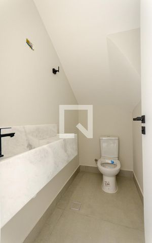 Casa para alugar com 136m², 3 quartos e 2 vagas Casa para alugar com 136m², 3 quartos e 2 vagasLavabo
