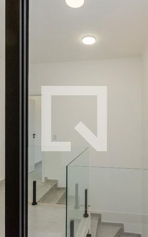 Casa para alugar com 136m², 3 quartos e 2 vagas Casa para alugar com 136m², 3 quartos e 2 vagasQuarto - janela